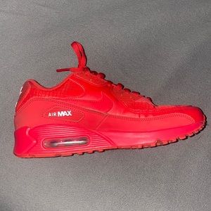 Size 8.5 in men red air max, worn like 4 times